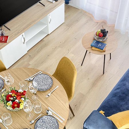 Ari Navy Apartment - High-End Residence Арад Экстерьер фото